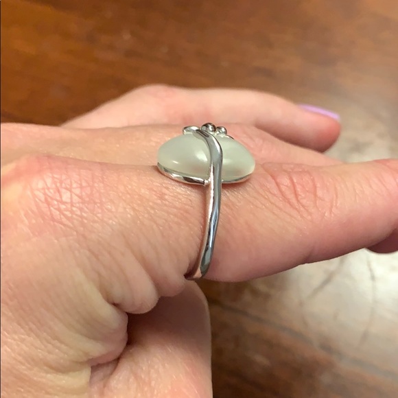 🤍 Oval Ring Size 6 🤍 - Picture 6 of 12